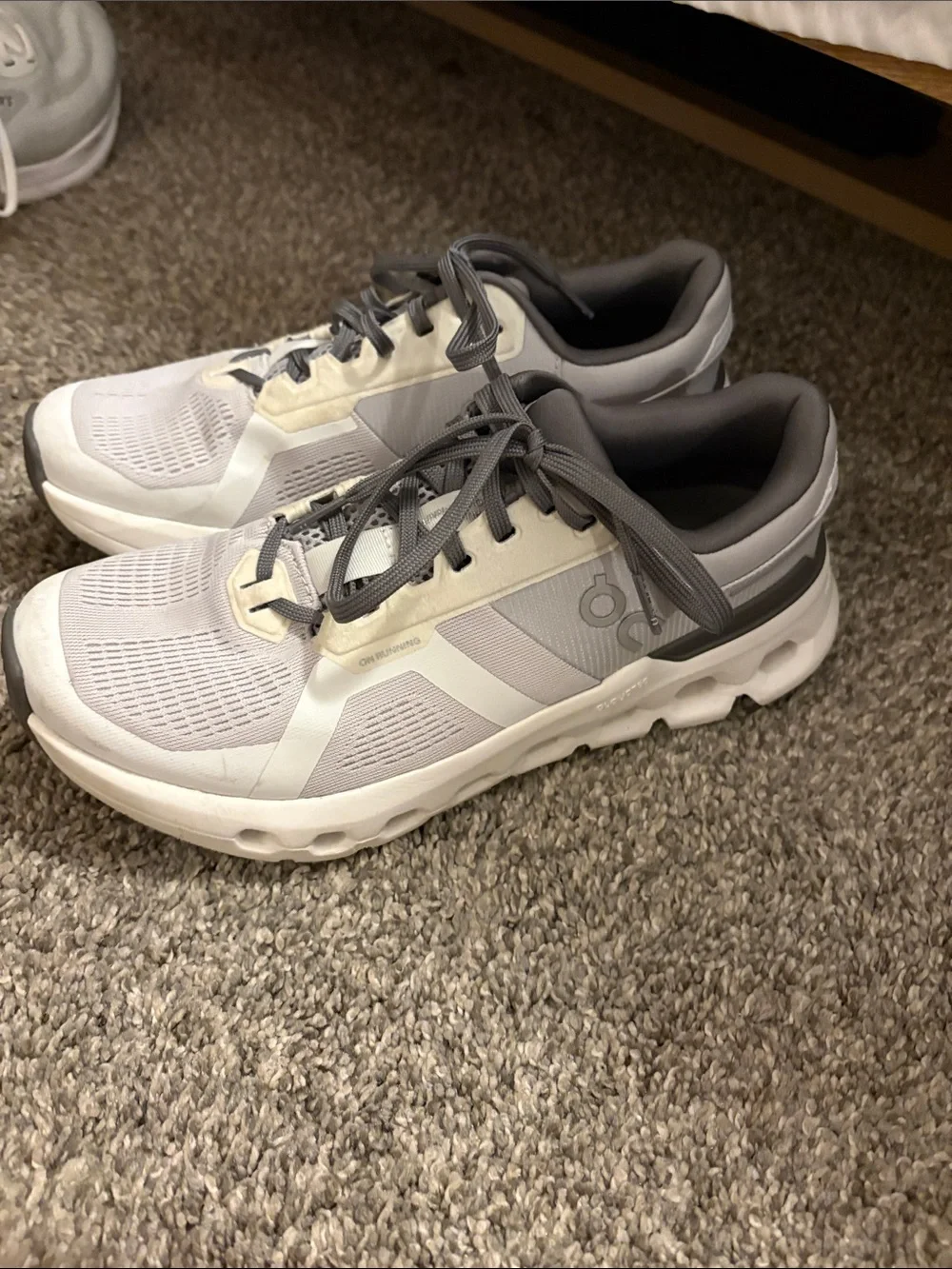 On Running Cloudswift Lightweight Running Shoes in Light Gray